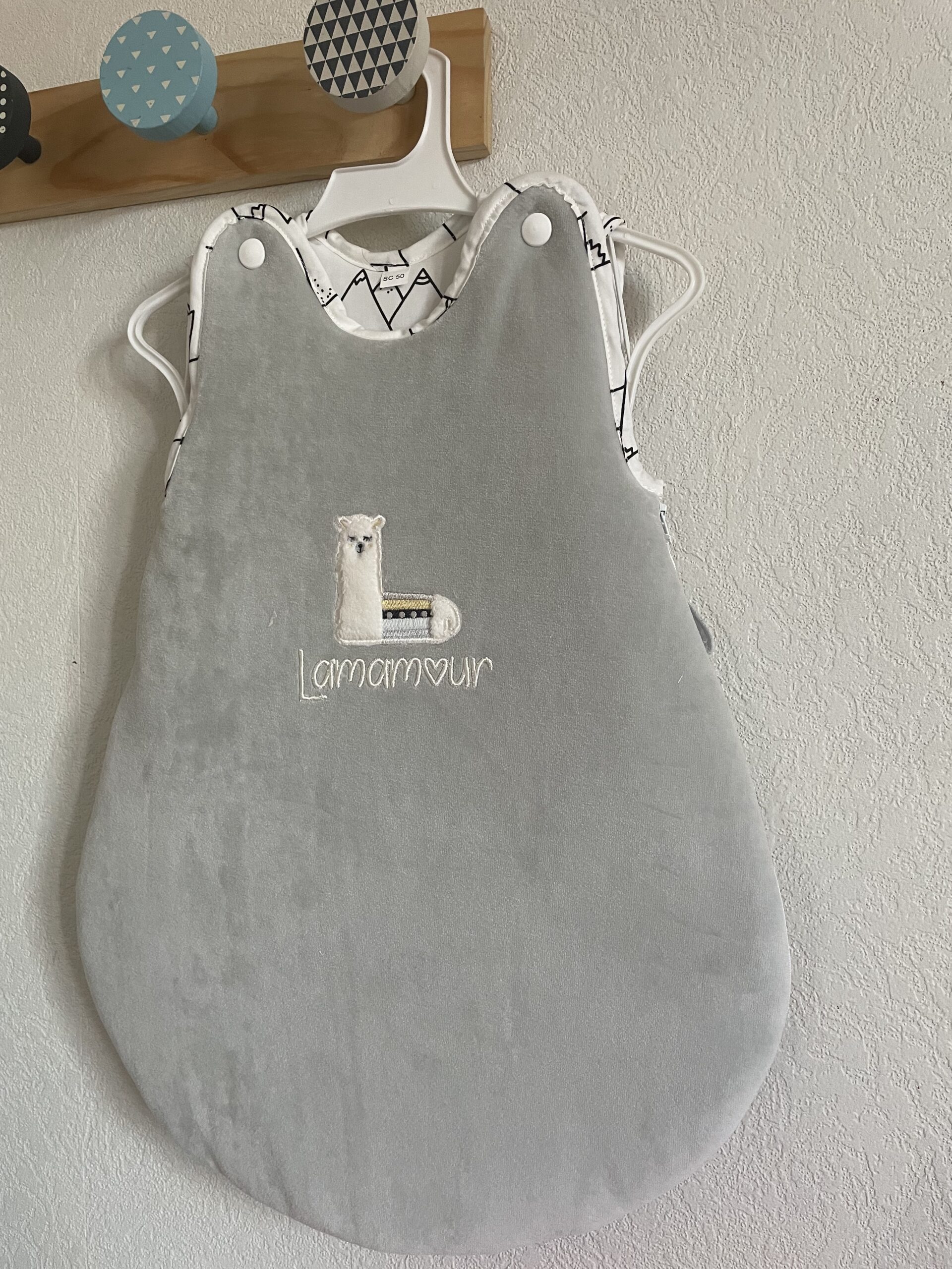 lama gris gigoteuse ,dors bien ,turbulette