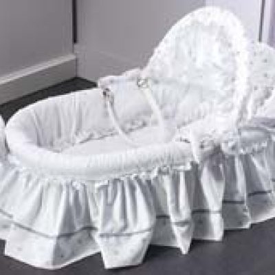 Couffin blanc de la collection Basile